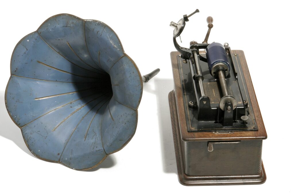 Museo Nicolis, Villafranca Verona, Edison, Home Phonograph, fonografo, auto d'epoca, ph Rosa