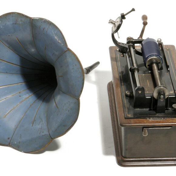 Museo Nicolis, Villafranca Verona, Edison, Home Phonograph, fonografo, auto d'epoca, ph Rosa