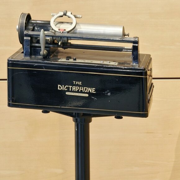 Museo Nicolis, Villafranca Verona, Dittafono, The Dictaphone Trade Mark Registered, fine '800, auto d'epoca, ph Rosa
