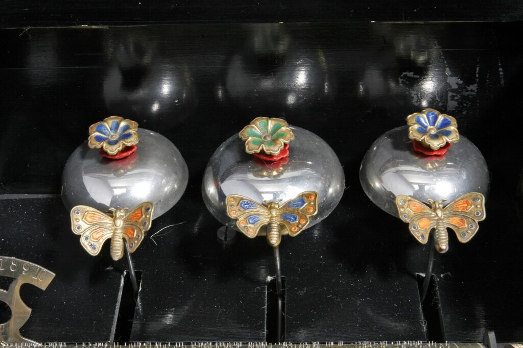 Museo Nicolis, Villafranca Verona, Scatola Musicale a cilindro del 1800, auto d'epoca, ph Rosa