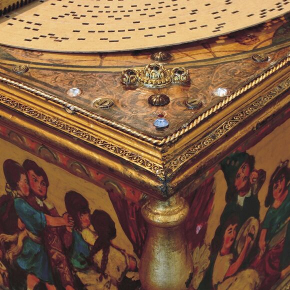 Museo Nicolis, Villafranca Verona, Scatola Musicale Ariston con disco forato in cartone del 1800, auto d'epoca, ph Rosa