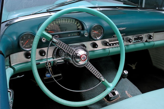 Museo Nicolis Verona, Ford Thunderbird 1955, auto d'epoca ph. Mercanzin