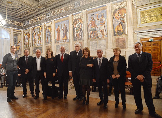 A SILVIA NICOLIS del Museo Nicolis il Premio “CAPITANI DELL’ANNO 2015” Conferito il Premio presso la celebre Sala dei Giganti dell’Università di Padova, anche ad altri affermati imprenditori.
