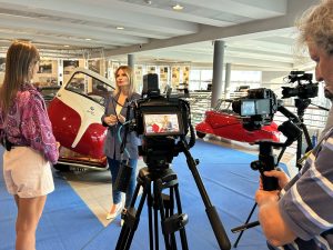 EspansioneTv, Zonaverde, Silvia Nicolis con Mariella Petagine, auto d'epoca ph Museo Nicolis