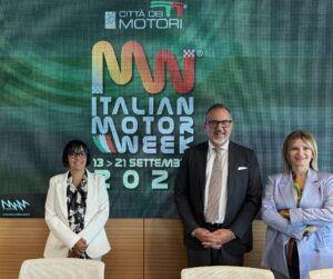 Museo Nicolis, Comune di Villafranca di Verona, Silvia Nicolis con Roberto Luca Dall'Oca e Claudia Barbera, Italian Motor Week, auto d'epoca, ph Museo Nicolis