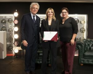 Museo Nicolis, Premio FIVA Alberto Scuro, Nataša Grom Jerina, Silvia Nicolis ph Museo Nicolis Villafranca Verona auto d'epoca