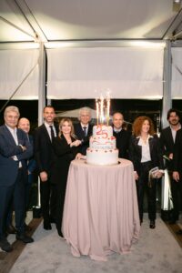 Museo Nicolis, Villafranca Verona, Silvia e Thomas Nicolis, Riccardo Meggiorini con Fabrizio Giugiaro, Alfredo e Maria Paola Stola, Miki Biasion, Alberto Scuro, Andrea Donati Bachelli & Villa, Andrea Vecchi Dallara, Premio Museo Nicolis, auto d'epoca, ph Leaduser