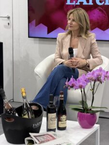 Museo Nicolis, Villafranca Verona, Silvia Nicolis a Vinitaly, auto d'epoca, ph Telearena