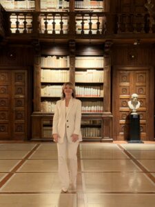 Museo Nicolis, Villafranca Verona, Silvia Nicolis, Progetto Arte Poli , "Nelle tue mani, Biblioteca Capitolare di Verona, ph Museo Nicolis