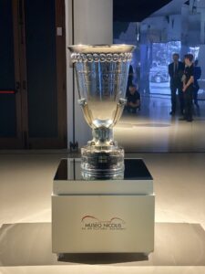 Museo Nicolis Verona Coppa Vanderbilt Tazio Nuvolari 1936, Mostra Lo sguardo di Nuvolari, auto d'epoca ph Museo Nicolis