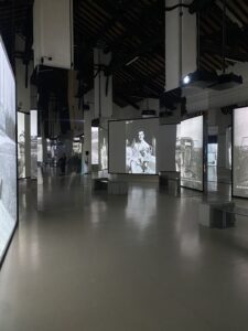 Museo Nicolis Verona Coppa Vanderbilt Tazio Nuvolari 1936, Mostra Lo sguardo di Nuvolari, auto d'epoca ph Museo Nicolis